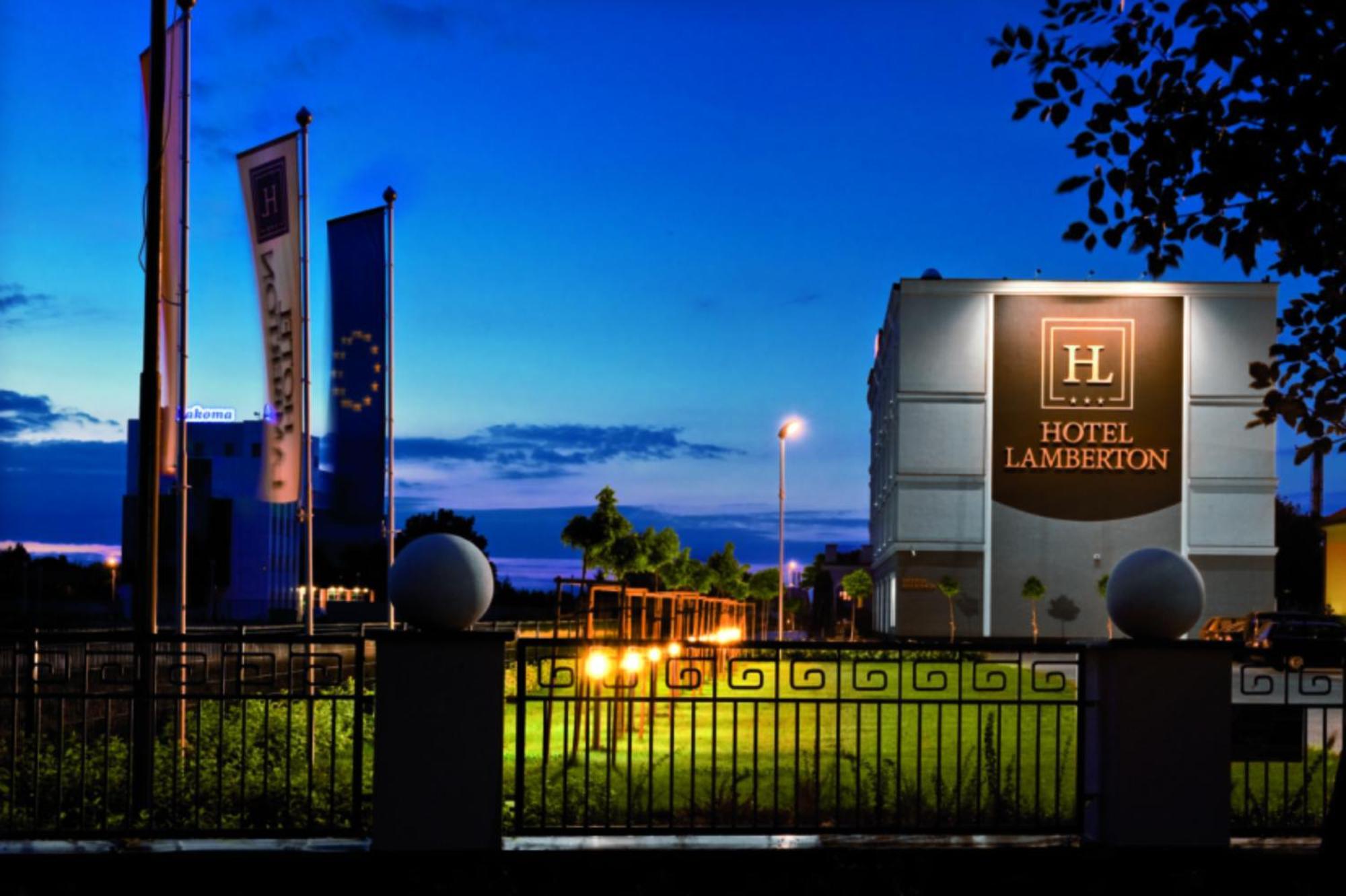 Hotel Lamberton Ołtarzew Eksteriør billede