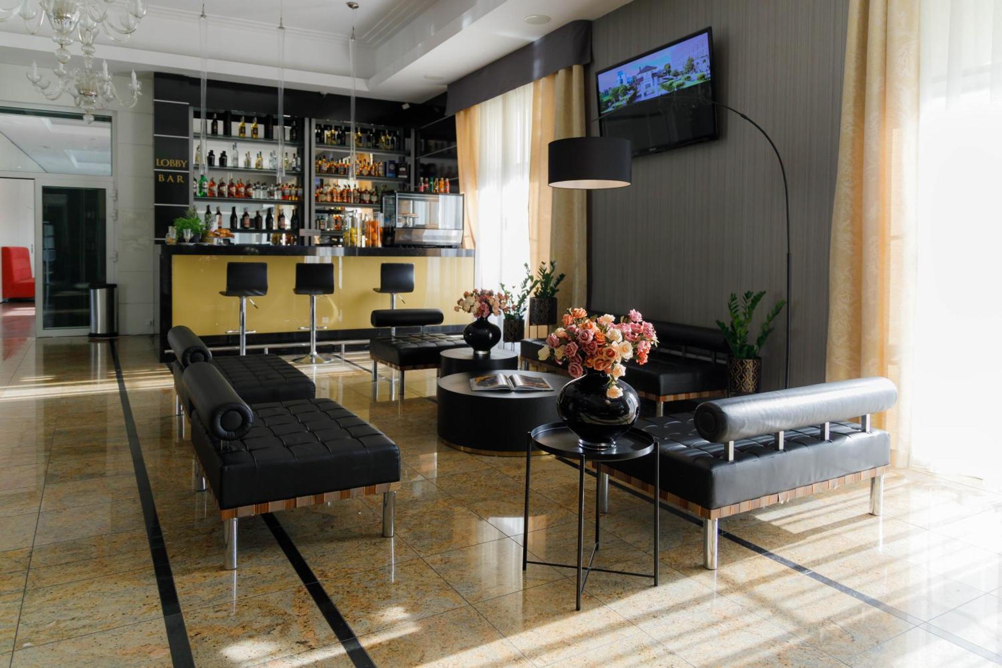 Hotel Lamberton Ołtarzew Eksteriør billede
