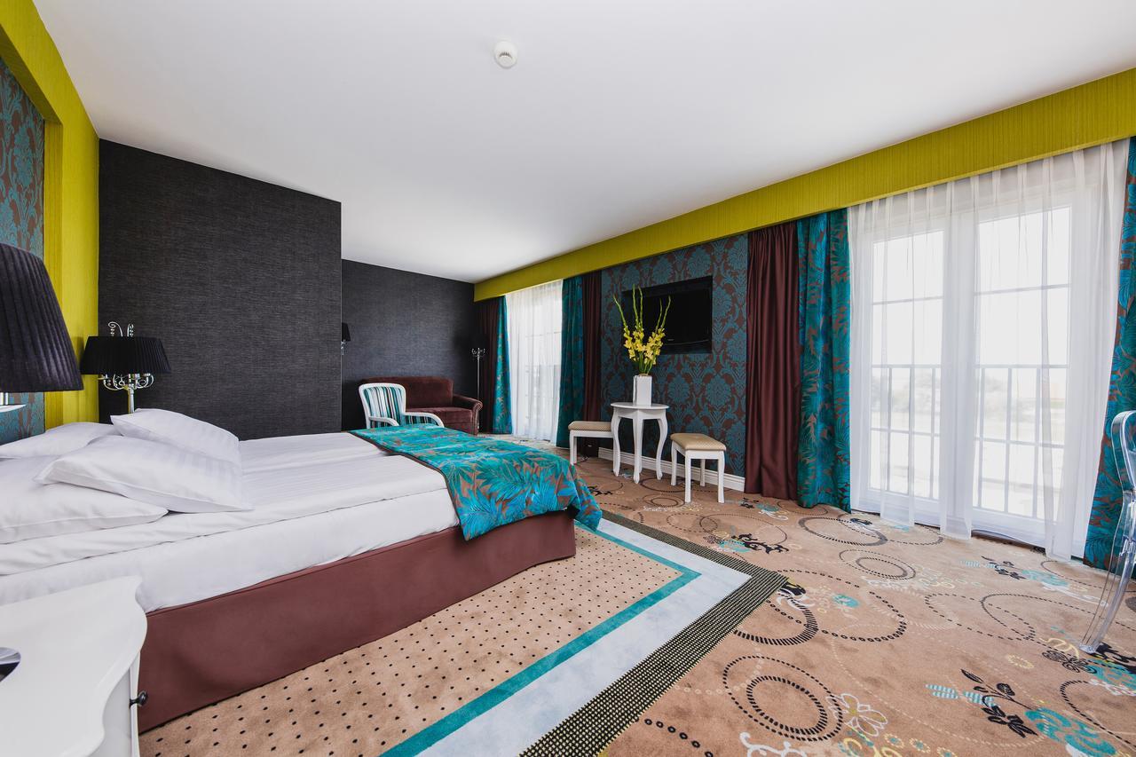 Hotel Lamberton Ołtarzew Eksteriør billede